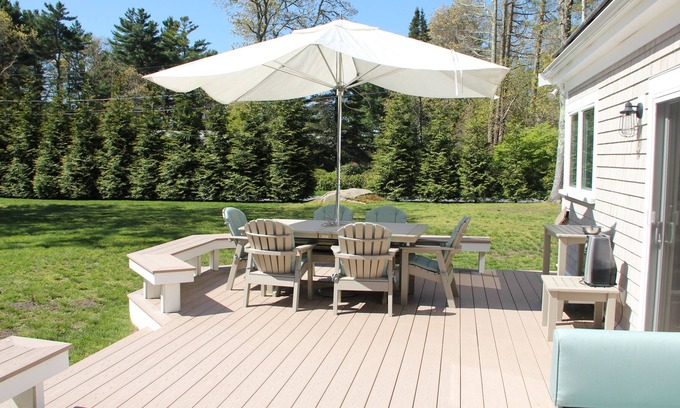 Marion Casa | Bright, modern, quiet Marion guest house walking distance to ocean!
