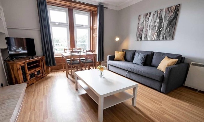 Glenisla Apartamento | ☆ Bright, Modern West-End Apartment ☆
