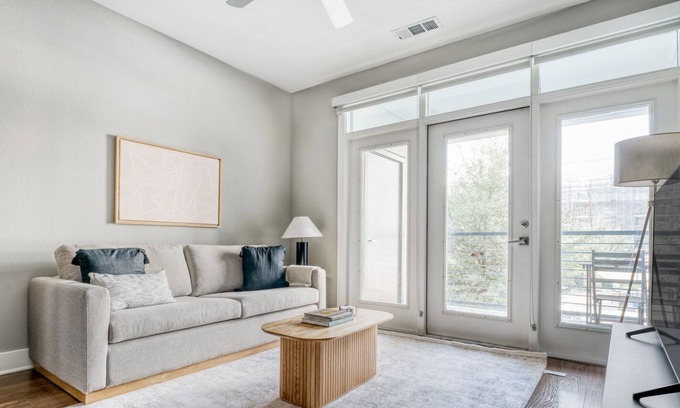 Mueller Apartamento | Bright Mueller 1BR w/ Pool, W/D & Gym, nr park, by Blueground