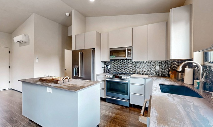 Cedar Hills Casa | Bright, newly built home with great deck, near Nike & central Beaverton