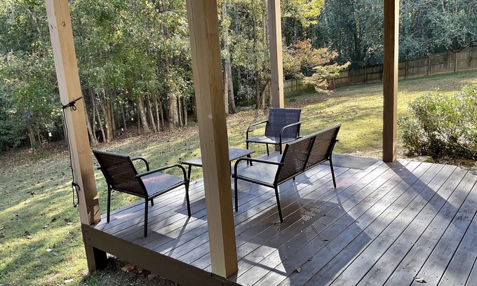 Sharpsburg Casa | Bright, Open, Stylish Space, Near Trilith Studios