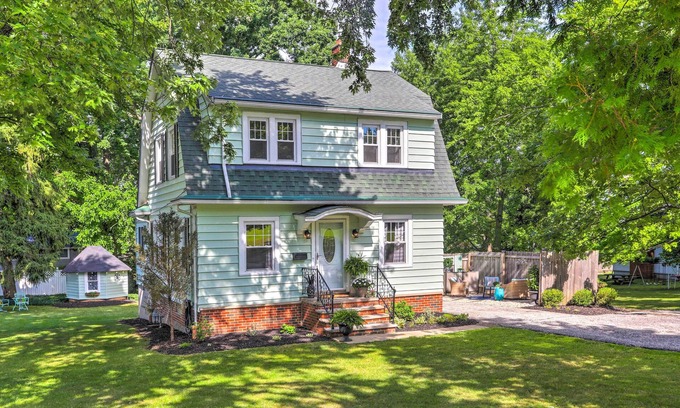 Parma Casa | Bright Parma Home w/ Outdoor Space < 10 Mi to Dtwn