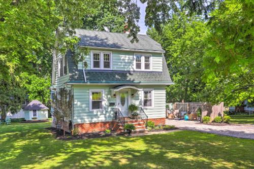 Parma Casa | Bright Parma Home with Outdoor Space Less Than 10 Mi to Dtwn