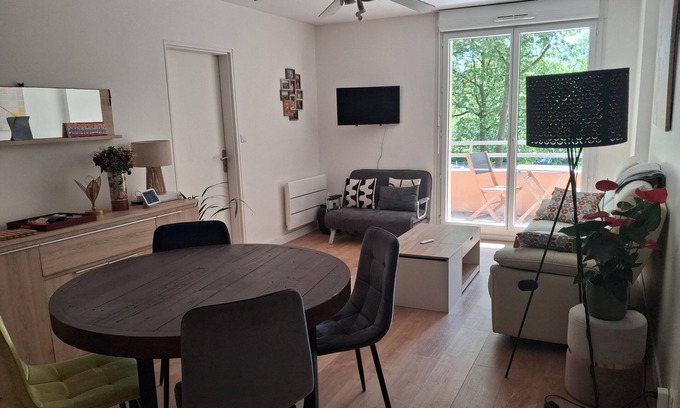 Pont des Demoiselles-Montaudran-La Terrasse Apartamento | Bright, quiet apartment close to public transport direct to town center