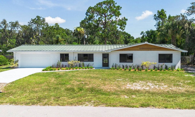 Okeechobee Casa | Bright & Roomy Okeechobee Stay w/Workspace
