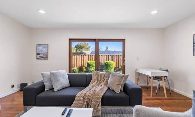 West San Jose Casa | Bright Sanctuary on Klamath #42333