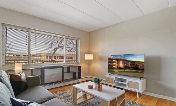 Arlington Heights Apartamento | Peaceful 1BR Suburban Haven