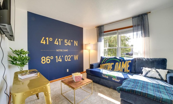 South Bend Casa | Bright South Bend Home about 4 Mi to Notre Dame!