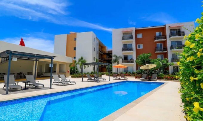 Las Jarretaderas Condominio | Bright & Spacious 2bd-2ba Condo + Pool + Jacuzzi + Gym