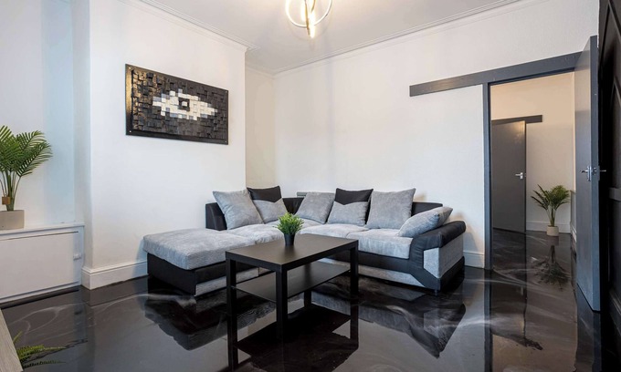 St Helens Casa | Modern & Stylish 2 Bedroom House in St Helens