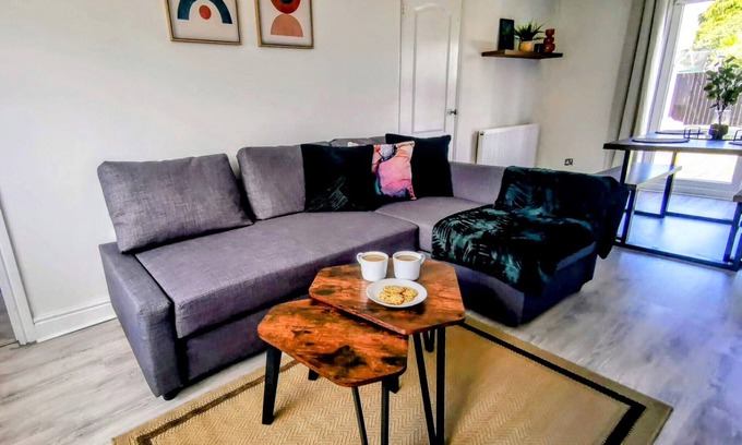 Huyton Casa | 3 Bedroom-Casa-Confortable-Baño Privado-Vista al Jardín