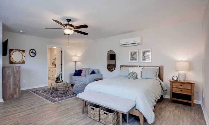 Augusta Cabaña | Bright Spacious Augusta Cottage - 1 Bedroom Studio With Parking