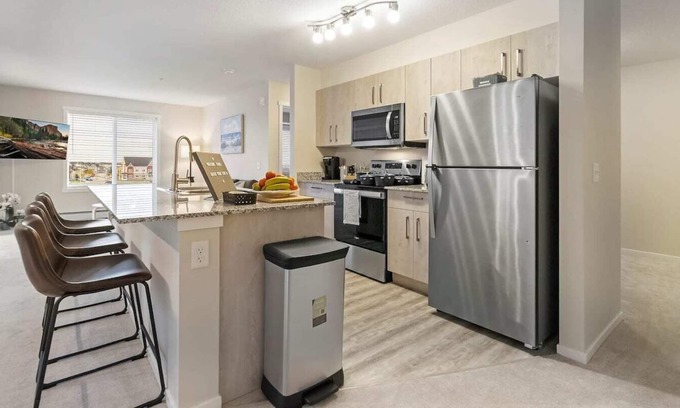 Calgary Casa | Bright & Spacious condo, 2BR+2Bath+Heated Parking