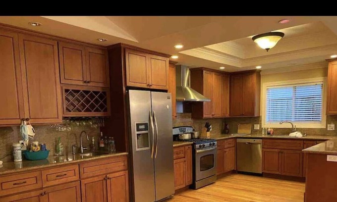San Pablo Casa | Bright Spacious Home with Huge Backyard ParK