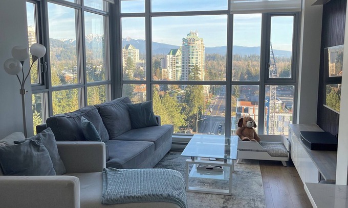 Coquitlam Condominio | Bright spacious modern condo home away from home