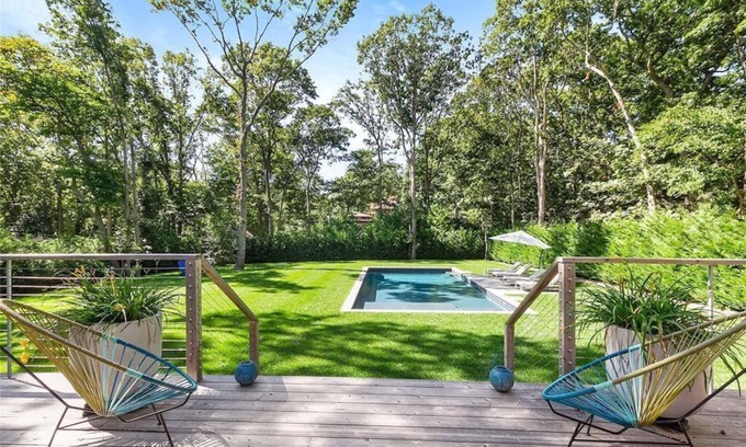 Clearwater Beach Casa | Bright & Spacious Springs East Hampton Beach Retreat with Private Beach Access