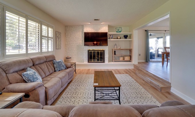 Tavares Casa | Bright & Spacious Tavares Home w/ Boat Dock!