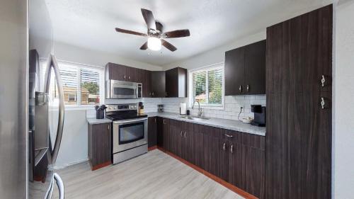 Twin Lakes Apartamento | Bright & Spacious Upper Unit with Two Bedrooms in Denver