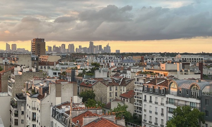 Centre Ville Apartamento | Bright studio with balcony on the 10th floor