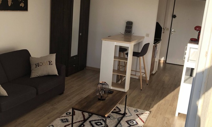 Costieres Apartamento | Bright studio