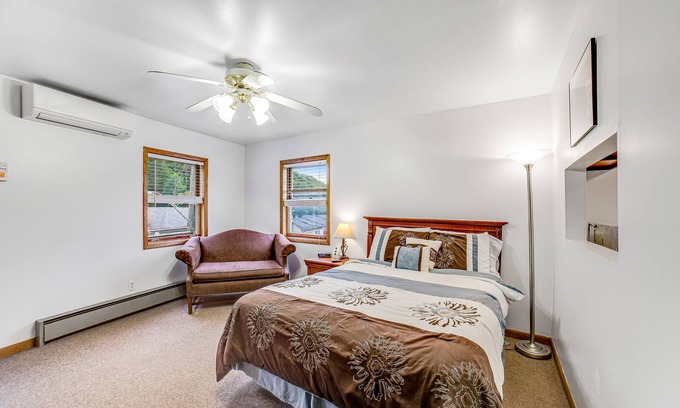 Hammondsport Apartamento | Bright Studio w/ Free WiFi - Walkable Locale Near Pulteney Square & Keuka Lake