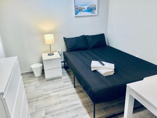 Haledon Casa | Bright, Stylish and Comfortable Room with Workspace!