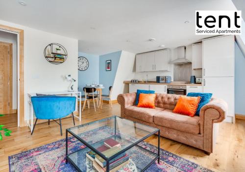 Runnymede Apartamento | Bright, Stylish Two Bedroom Apt in Town Centre with Free Parking at Tent Serviced Apartments Chertsey