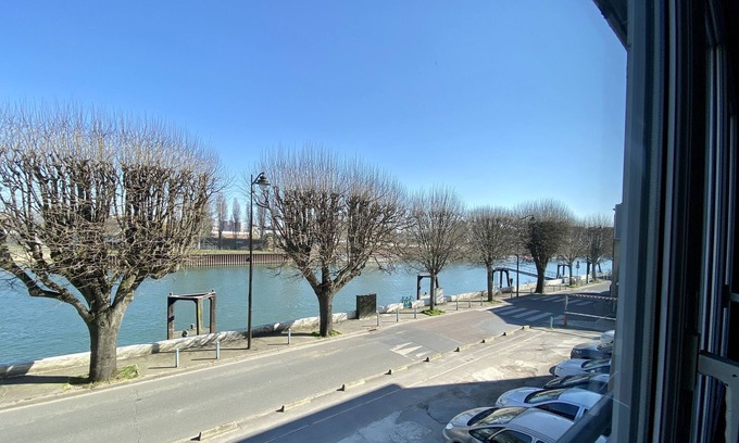 L'Ile-Saint-Denis Apartamento | Bright T4 Seine view