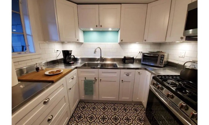 Los Alamos Casa | Bright & Tasteful Condo Near Lab, 2 BR, Gov Rates