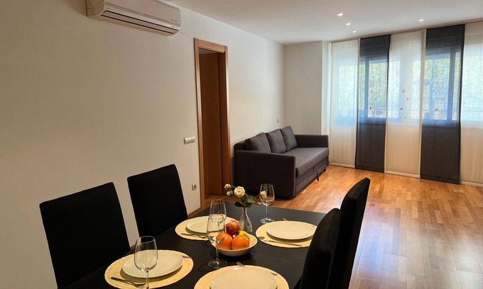 El Guinardo Apartamento | Bright Two-Bedroom Apartment in Maragall