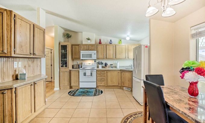 Fortuna Foothills Casa | Bright Yuma Home w/ Spacious Yard & Patio!