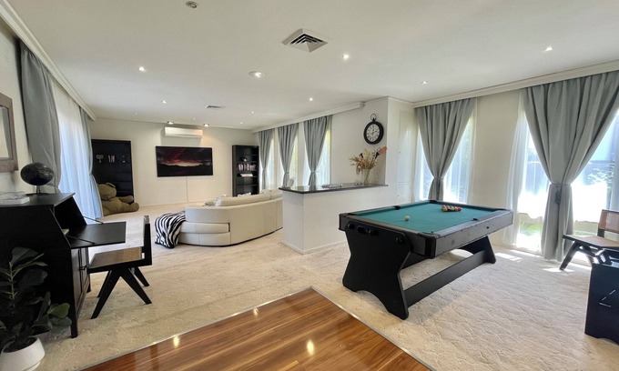 Brighton East Casa | Brighton Bliss | A Poolside Coastal Retreat