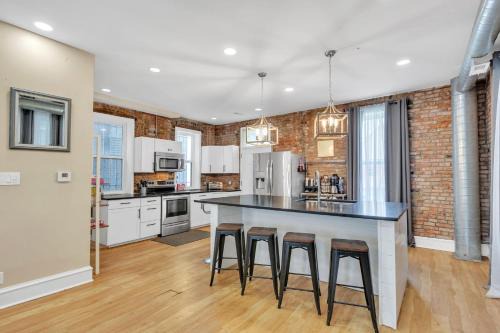 Northeast Kansas City Casa | BriKCtoria 1102 home