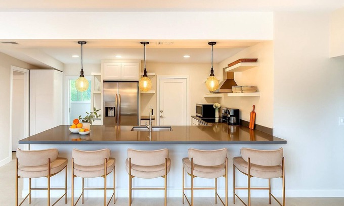 South Scottsdale Cabaña | Brilliance-fire Pit & Foosball-walk to Old Town