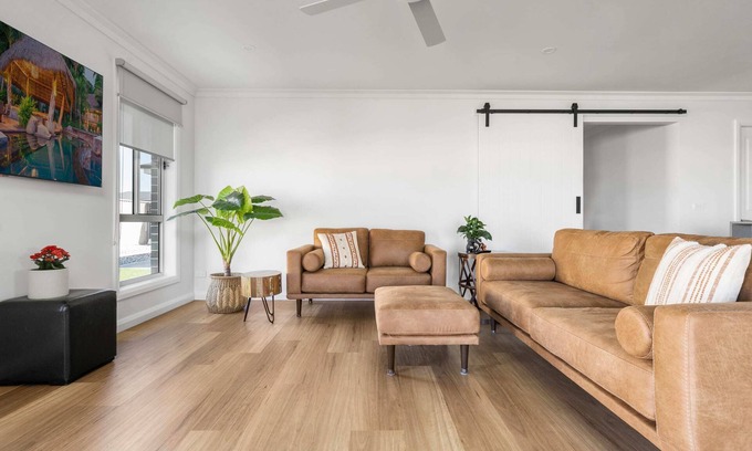 Kelso Casa | Brilliant Brennan - Modern 4 Bed, 2 Bath Home
