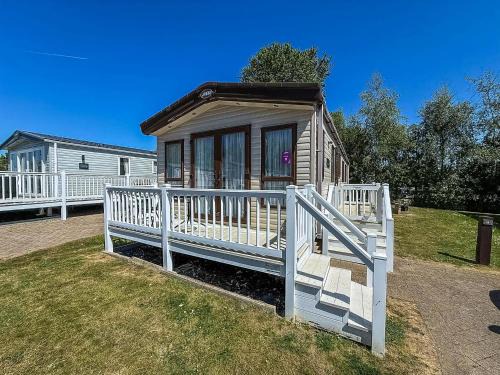 Caister-on-Sea Otro | Brilliant Caravan For Hire At Caister Haven Holiday Park In Norfolk Ref 30011H