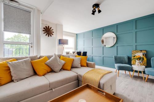 Manchester Apartamento | Brimmond Homes - nr to Univ, Hospitals, o2 Apollo, PLAB & 7 mins to City Centre - Stylish, Modern & Secure 2 Bed, 2 Bath Apt with Allocated Free Parking