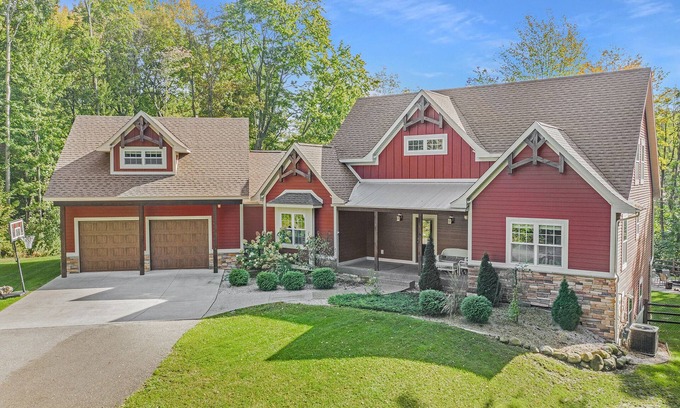Holland Casa | Bring the Family! Enjoy exploring SW Michigan!