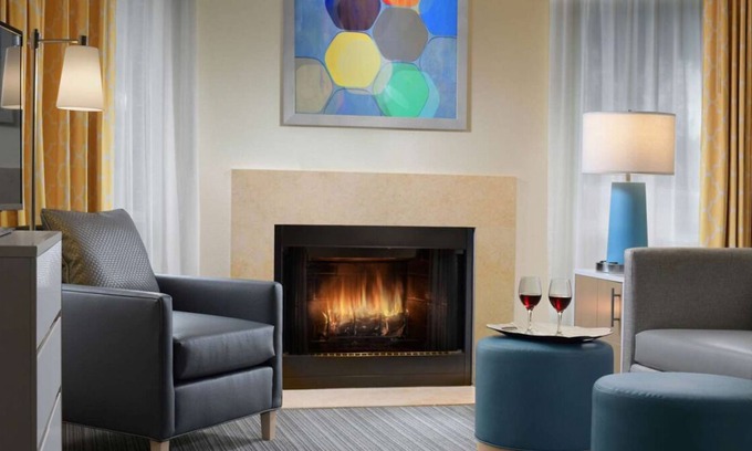 Houston Casa | Bring the Whole Family! 3 Pet-Friendly Suites, Close to Baybrook Mall, Pool!