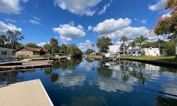 Crystal River Casa | Bring your Boat and Enjoy Crystal River! Fish & See Manatee at Our Dock