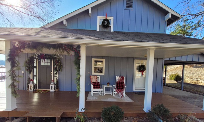 Sunrise Beach Casa | Bring your boat or jetskis and launch on site! Wood burning fireplace!