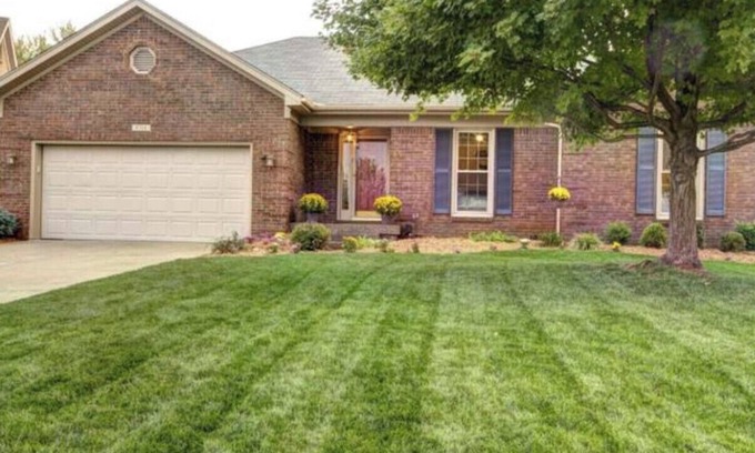 Jeffersontown Casa | Bring Your Friends to Derby!!