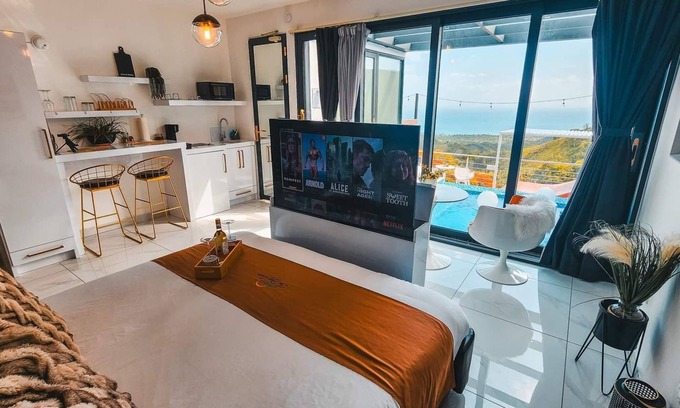 Pinales Apartamento | Brisas Suite | Romantic Escape w/ Heated Pool