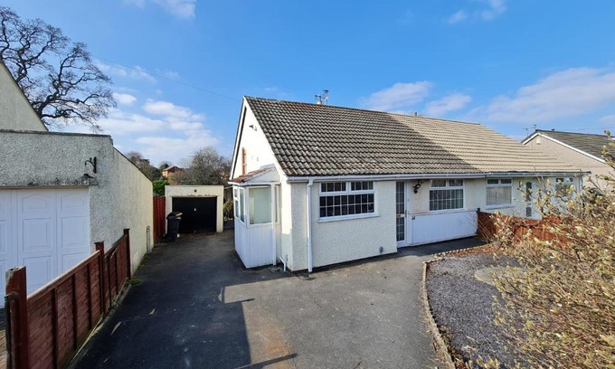 Hanham Casa | Bristol 2-Bed Bungalow Sleeps 4 Parking