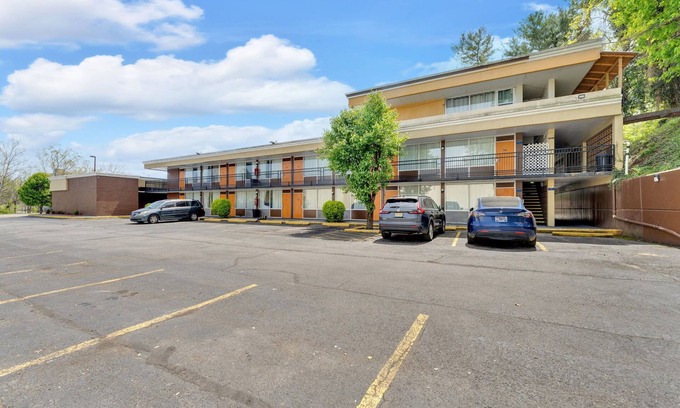 Bristol Hotel | Days Inn by Wyndham Bristol Parkway