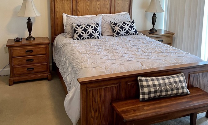 Bluff City Condominio | Bristol Raceday Center Condo gated parking