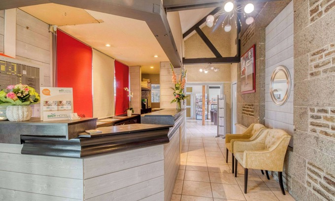 Saint-Hilaire-du-Harcouet Hotel | Brit Hotel Le Cygne