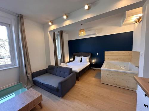 Haussonville-Blandan-Mon Desert-Saurupt Apartamento | Britich 3D: Suite spa privé, clim, thermal/Artem