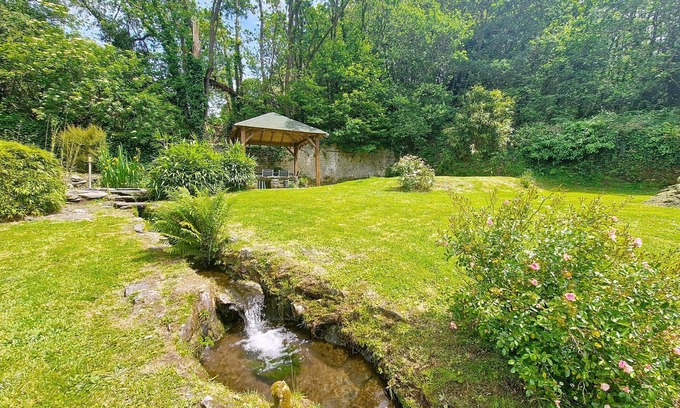 Morlaix Apartamento | BRITTANY Duplex in wind-sheltered valley near the sea pets welcome