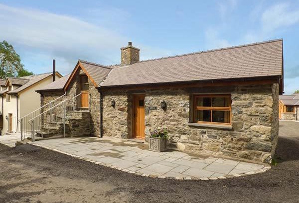 Cwmtirmynach Casa | Briws